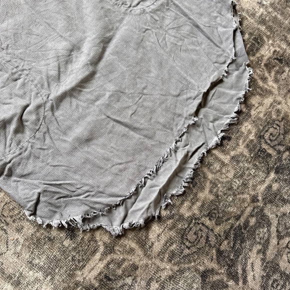 Cloth & Stone Lyocell T-Shirt Dress M Gray V-Neck Lagenlook Frayed Raw Hem Boho - Picture 4 of 12